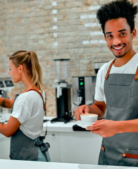 ⁠Employer polyvalent en restauration